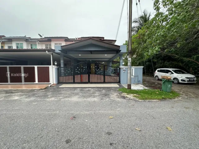 Rumah Teres End Lot  Renovated Bandar Tasik Kesuma Semenyih (Freehold)