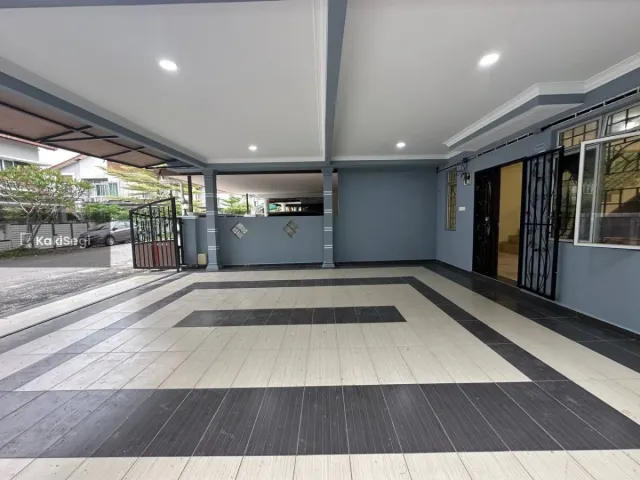 Rumah Teres End Lot  Renovated Bandar Tasik Kesuma Semenyih (Freehold)
