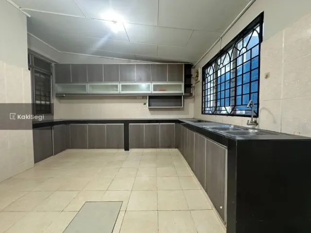 Rumah Teres End Lot  Renovated Bandar Tasik Kesuma Semenyih (Freehold)