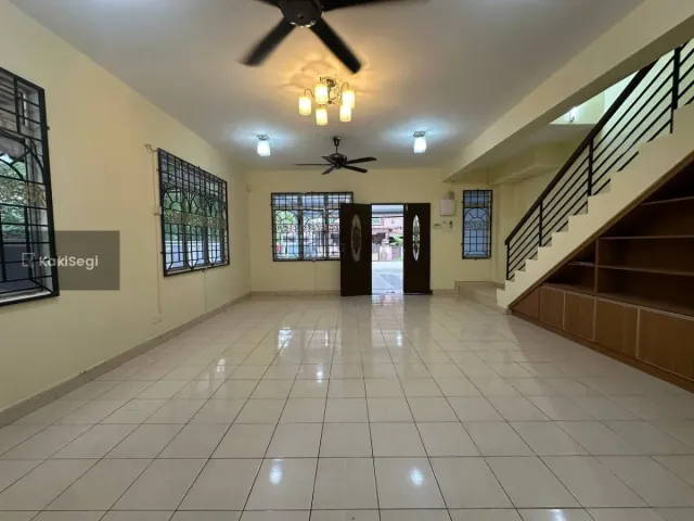 Rumah Teres End Lot  Renovated Bandar Tasik Kesuma Semenyih (Freehold)