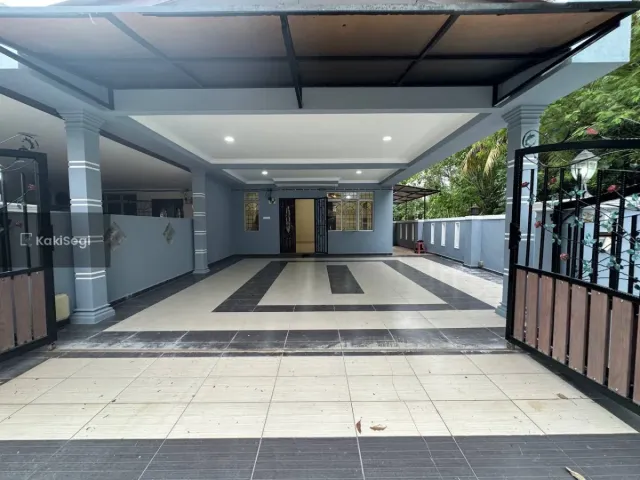 Rumah Teres End Lot  Renovated Bandar Tasik Kesuma Semenyih (Freehold)