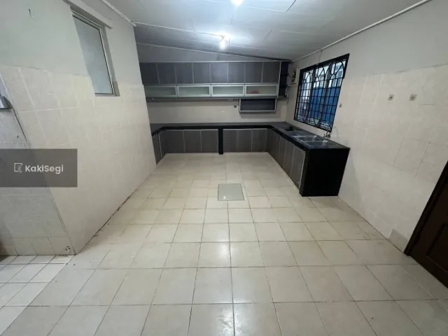 Rumah Teres End Lot  Renovated Bandar Tasik Kesuma Semenyih (Freehold)