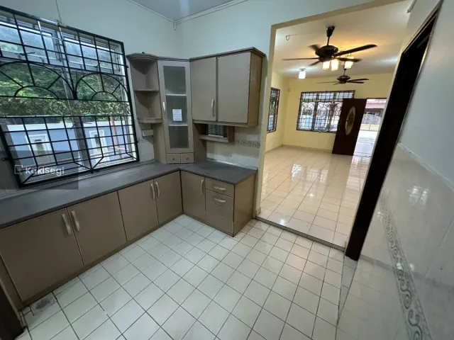 Rumah Teres End Lot  Renovated Bandar Tasik Kesuma Semenyih (Freehold)
