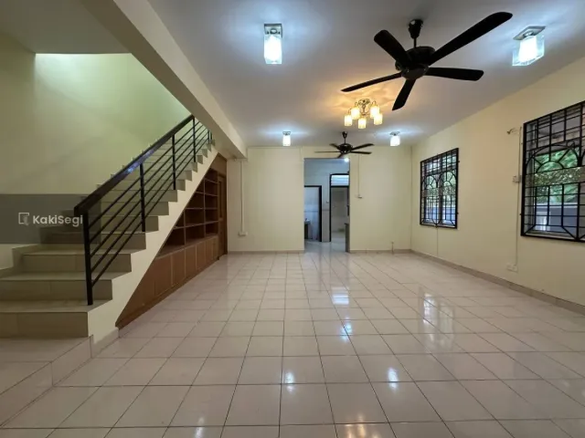 Rumah Teres End Lot  Renovated Bandar Tasik Kesuma Semenyih (Freehold)