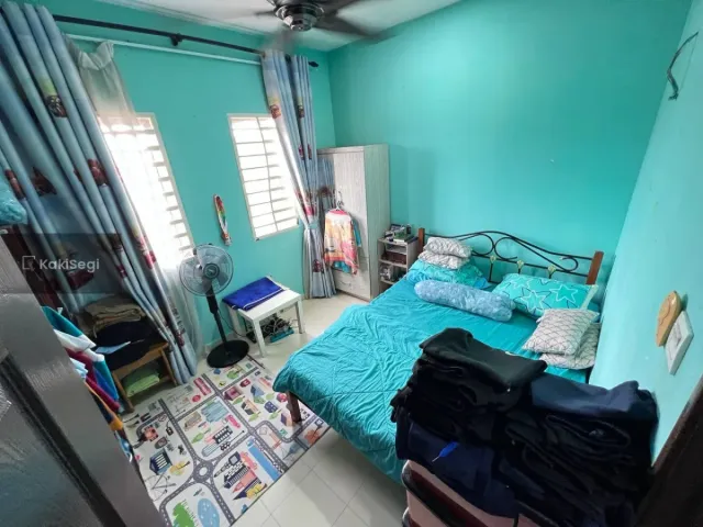 "Anak Selesa Bermain, Parking Luas! Rumah Corner Lot Facing Open di Sepang untuk Dijual"