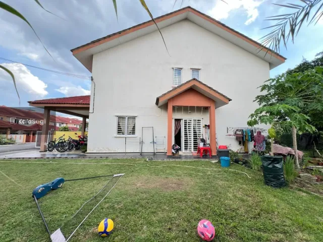 "Anak Selesa Bermain, Parking Luas! Rumah Corner Lot Facing Open di Sepang untuk Dijual"