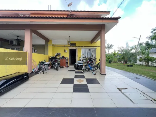 "Anak Selesa Bermain, Parking Luas! Rumah Corner Lot Facing Open di Sepang untuk Dijual"