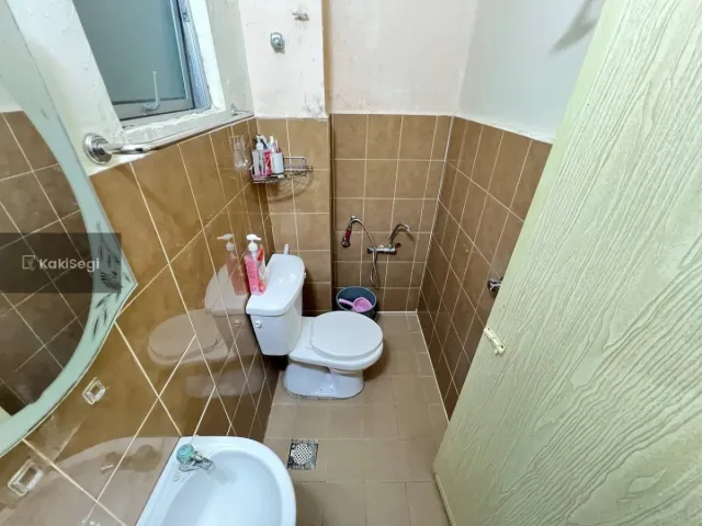 "Anak Selesa Bermain, Parking Luas! Rumah Corner Lot Facing Open di Sepang untuk Dijual"