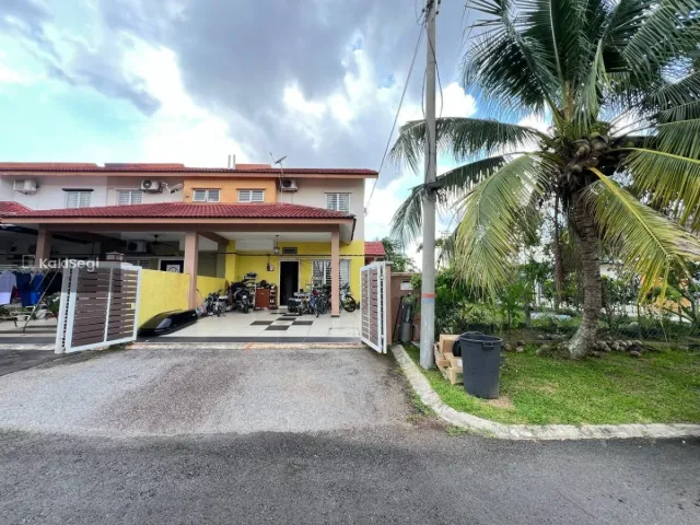 "Anak Selesa Bermain, Parking Luas! Rumah Corner Lot Facing Open di Sepang untuk Dijual"