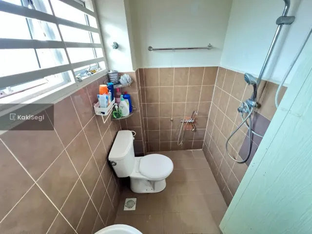 "Anak Selesa Bermain, Parking Luas! Rumah Corner Lot Facing Open di Sepang untuk Dijual"