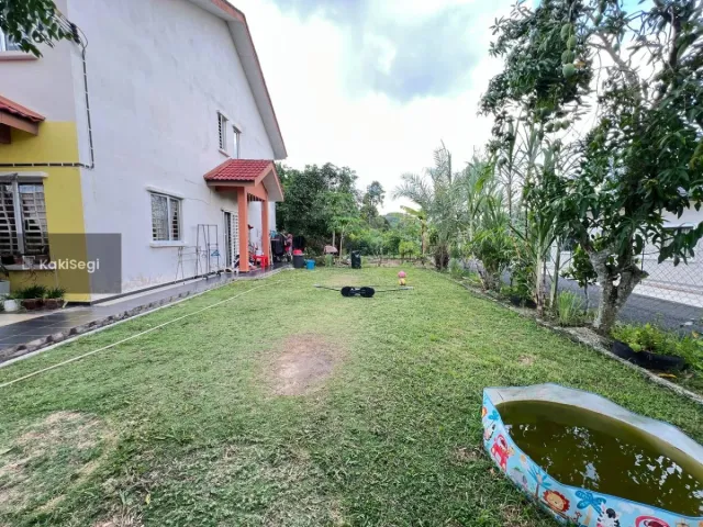 "Anak Selesa Bermain, Parking Luas! Rumah Corner Lot Facing Open di Sepang untuk Dijual"