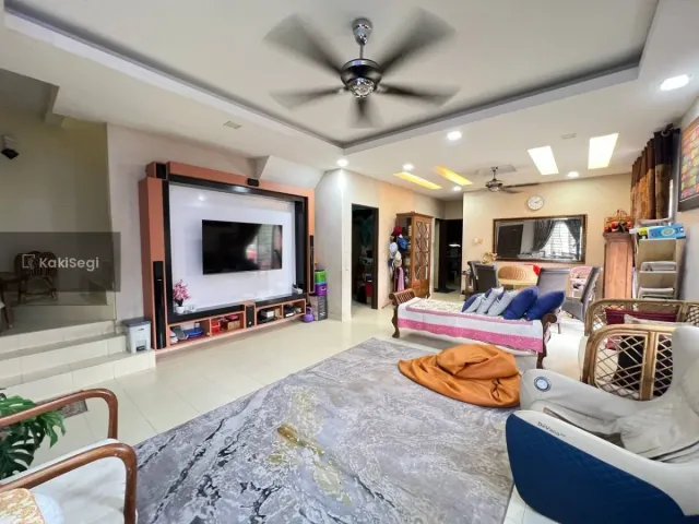"Anak Selesa Bermain, Parking Luas! Rumah Corner Lot Facing Open di Sepang untuk Dijual"