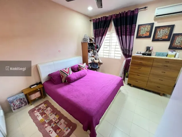"Anak Selesa Bermain, Parking Luas! Rumah Corner Lot Facing Open di Sepang untuk Dijual"