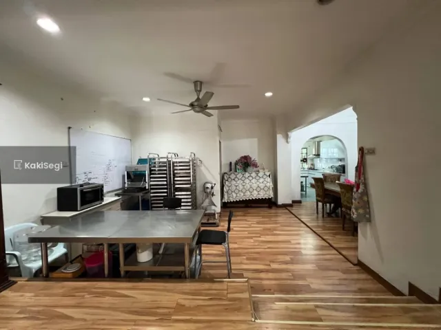 Impian Keluarga Tercapai! Rumah Freehold 2 Tingkat di SS3 Kelana Jaya – Luas & Gated Guarded!