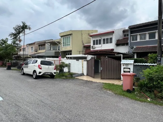 Impian Keluarga Tercapai! Rumah Freehold 2 Tingkat di SS3 Kelana Jaya – Luas & Gated Guarded!