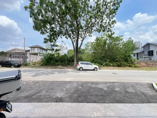 "Bungalow Baru Facing Open @ Bukit Mahkota Kajang: Tanah 8,000sqft & Private Pool Menanti Anda!"