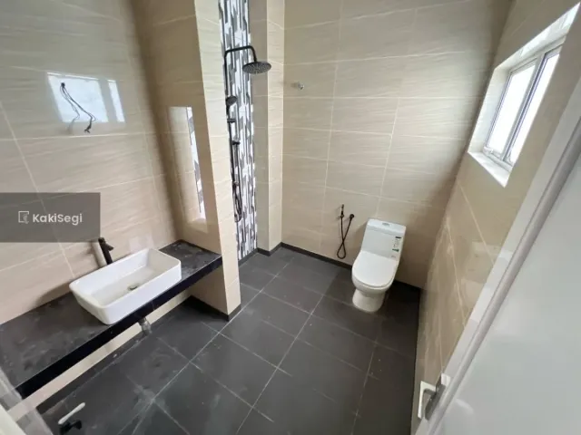 "Bungalow Baru Facing Open @ Bukit Mahkota Kajang: Tanah 8,000sqft & Private Pool Menanti Anda!"