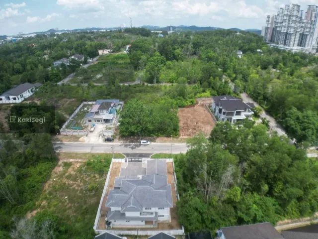 "Bungalow Baru Facing Open @ Bukit Mahkota Kajang: Tanah 8,000sqft & Private Pool Menanti Anda!"