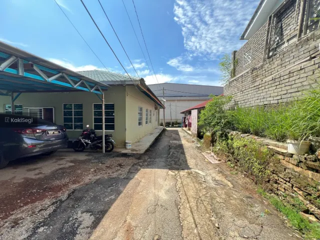 "Impian Rumah Setingkat Luas Jadi Kenyataan! Bungalow Cantik di Kampung Sri Gombak Indah, Batu Caves – Harga RM750k Nego, Ruang Maksimum Untuk Keluarga!"