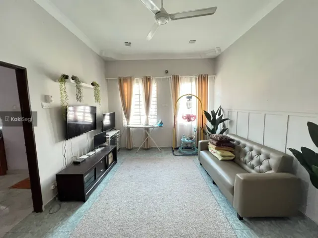 "Impian Rumah Setingkat Luas Jadi Kenyataan! Bungalow Cantik di Kampung Sri Gombak Indah, Batu Caves – Harga RM750k Nego, Ruang Maksimum Untuk Keluarga!"