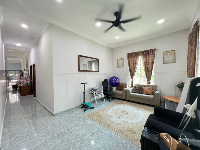 "Impian Rumah Setingkat Luas Jadi Kenyataan! Bungalow Cantik di Kampung Sri Gombak Indah, Batu Caves – Harga RM750k Nego, Ruang Maksimum Untuk Keluarga!"