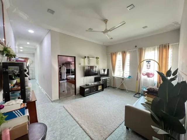 "Impian Rumah Setingkat Luas Jadi Kenyataan! Bungalow Cantik di Kampung Sri Gombak Indah, Batu Caves – Harga RM750k Nego, Ruang Maksimum Untuk Keluarga!"
