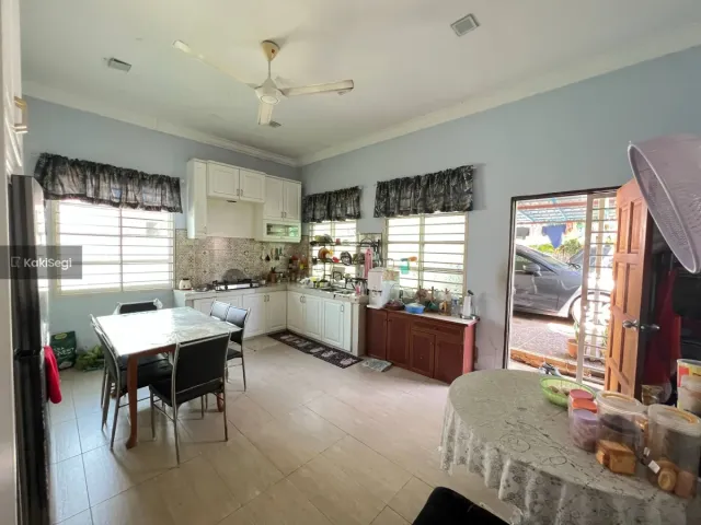 "Impian Rumah Setingkat Luas Jadi Kenyataan! Bungalow Cantik di Kampung Sri Gombak Indah, Batu Caves – Harga RM750k Nego, Ruang Maksimum Untuk Keluarga!"