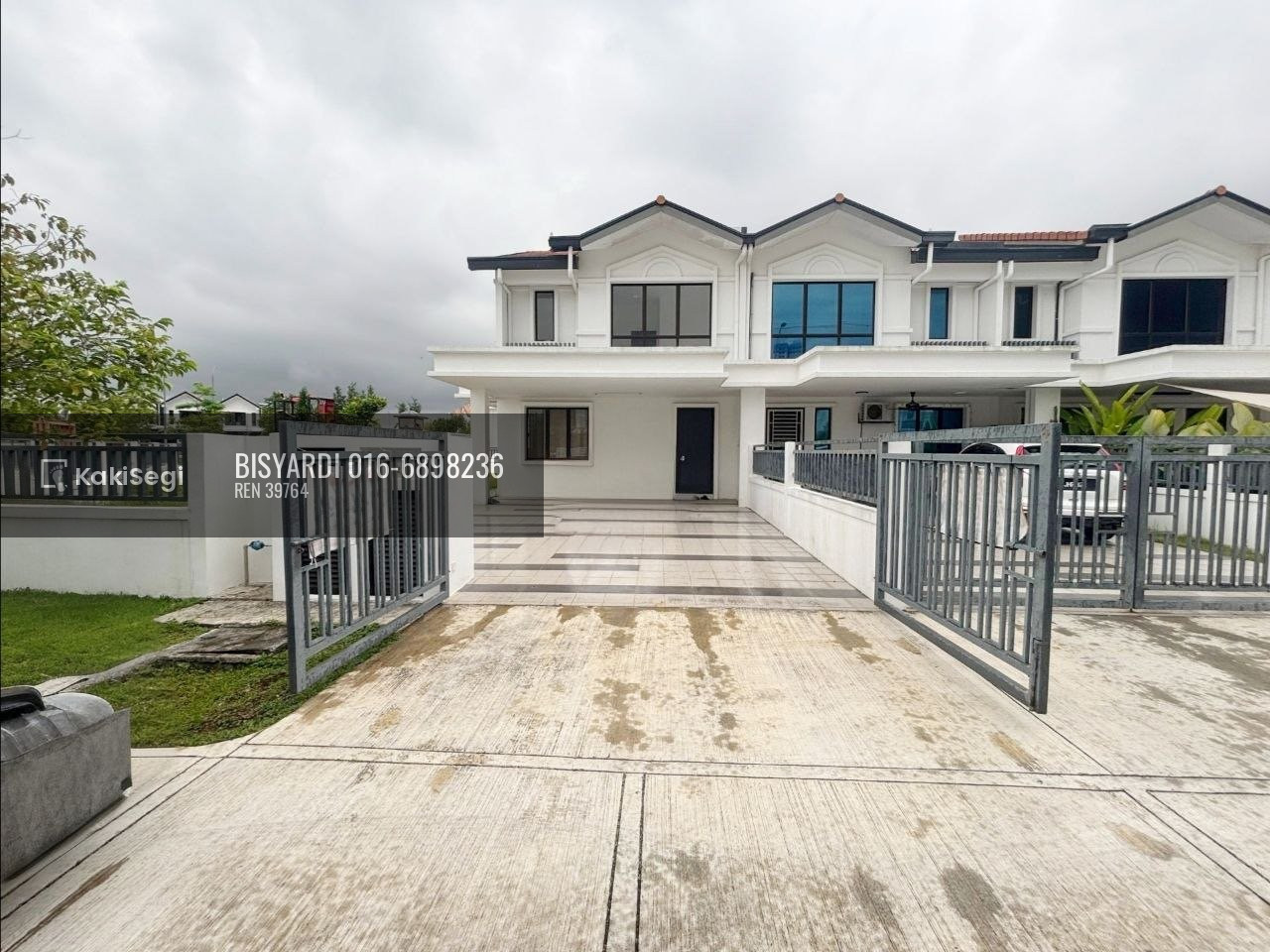 Penat tengok anak terperap? Rumah endlot tanah 4,217 sqft tepi taman permainan untuk dilepaskan.